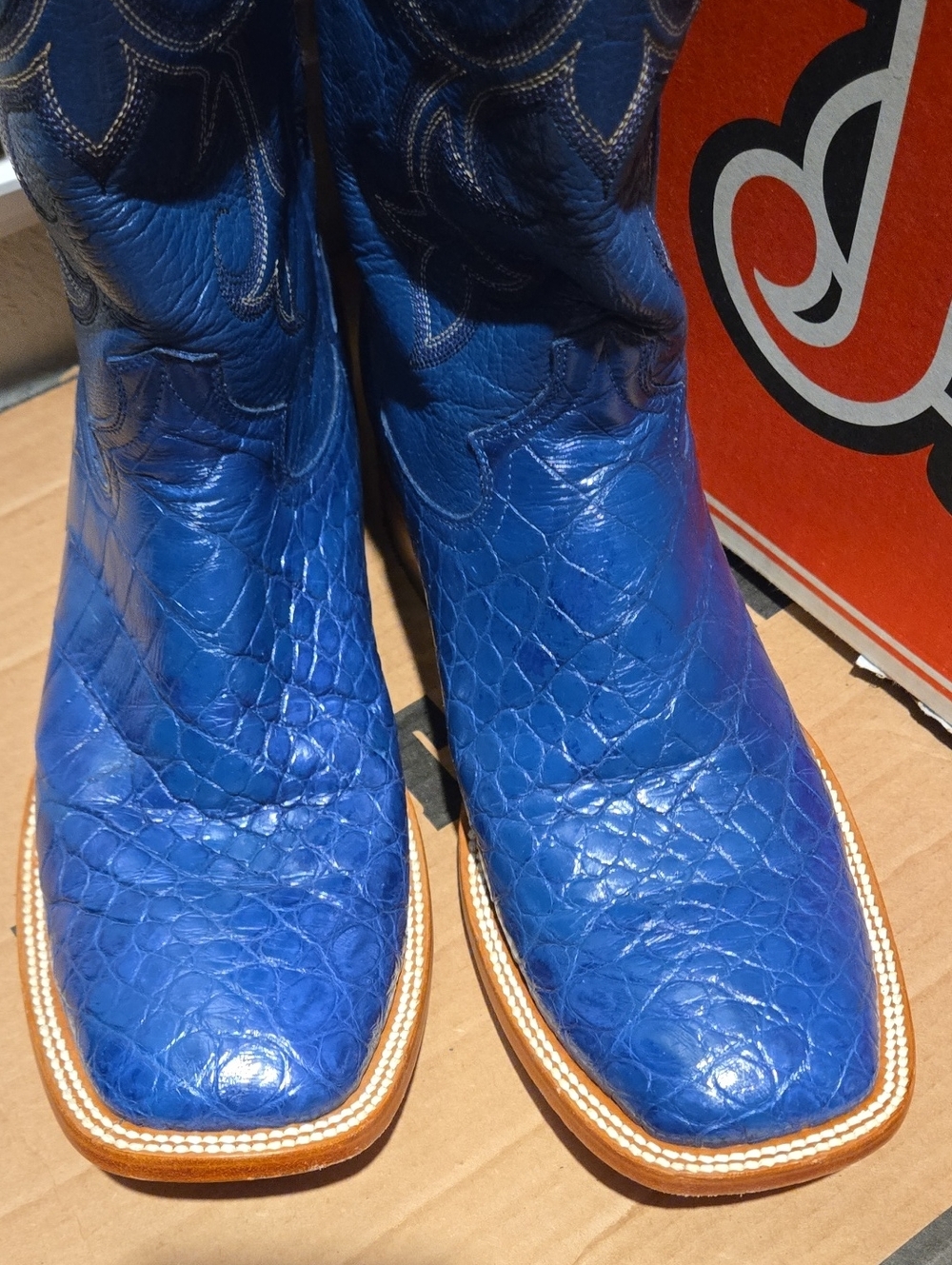 Champion Attitude Blue Genuine Alligator Leather. - Picture 3 of 5